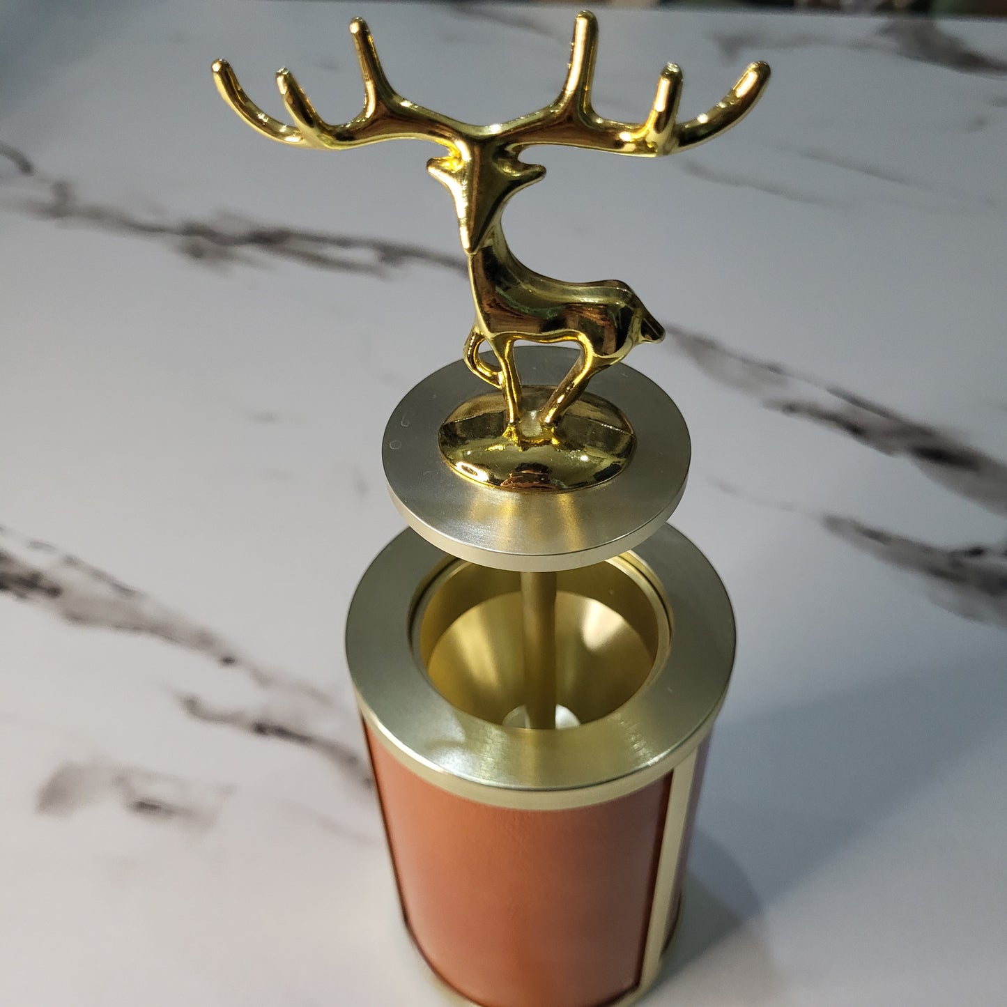 Push-Up Ashtray