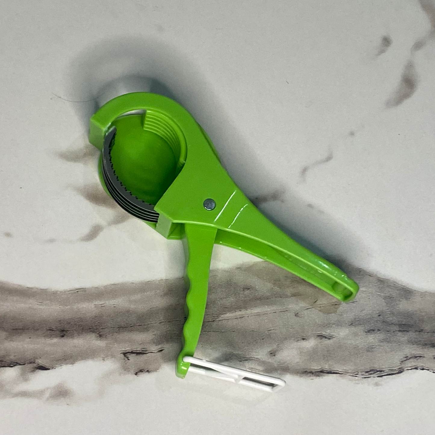 Lemon and citrus squeezer